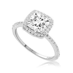 Engagement Ring With Cushion Cut Diamond & Melee